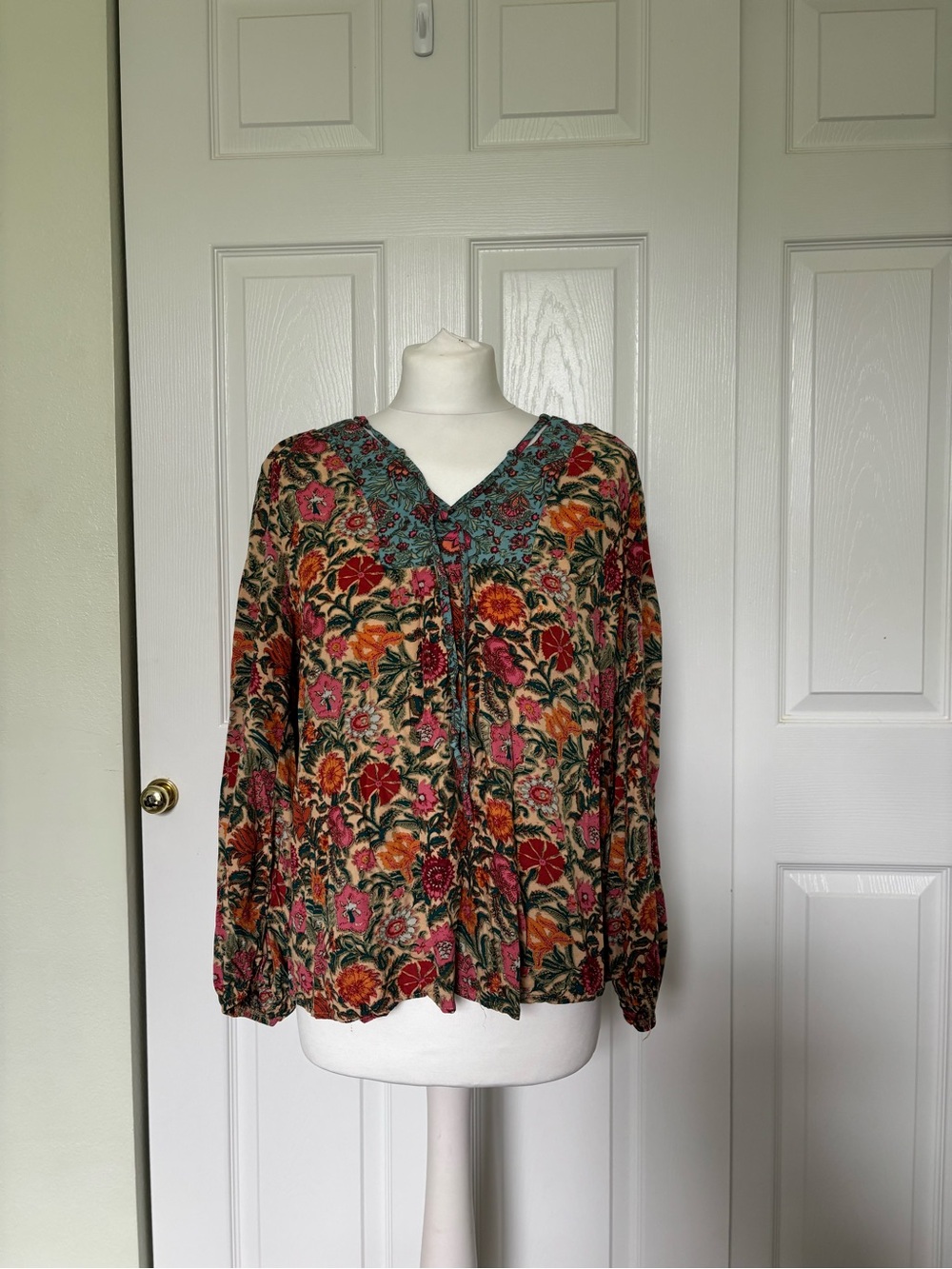 Natural Life Bohemian Style Floral Print Long Sleeve Blouse Size Medium